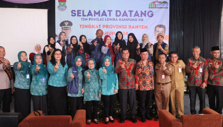 Tim Provinsi Banten Verifikasi Lapangan Kampung KB Bungaok Caringin Legok
